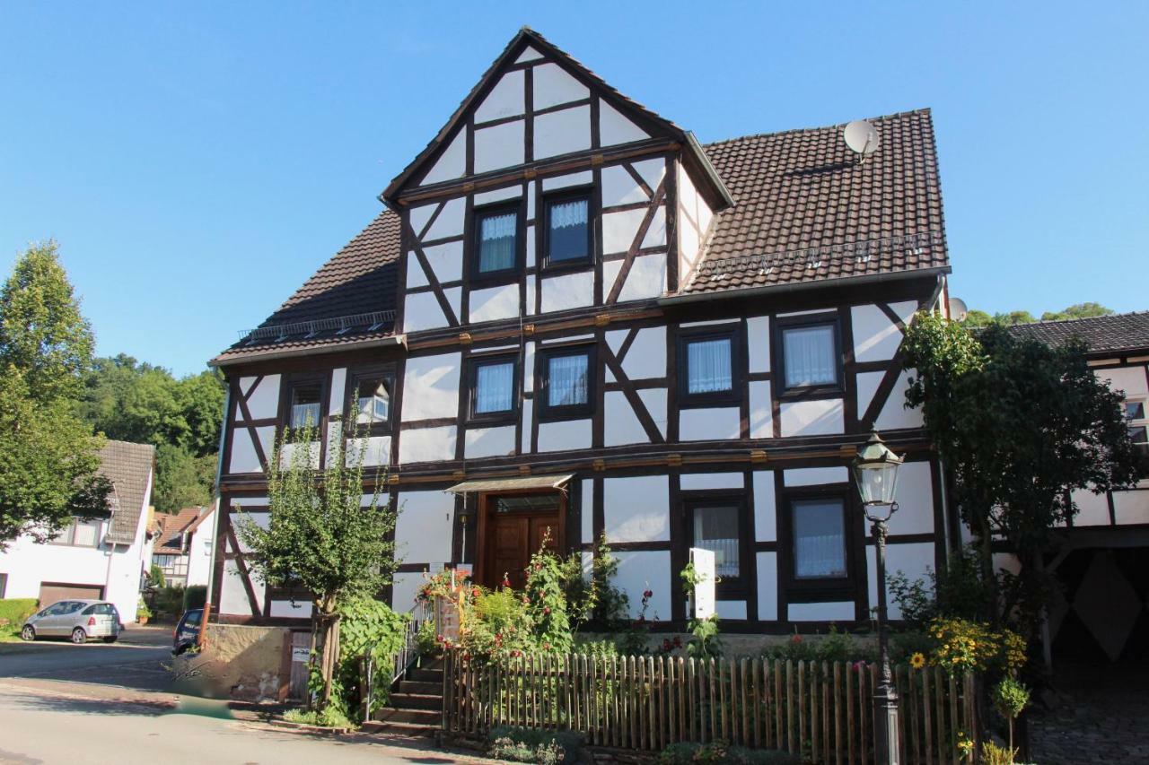 Pension Altes Pfarrhaus Helmarshausen Exterior foto