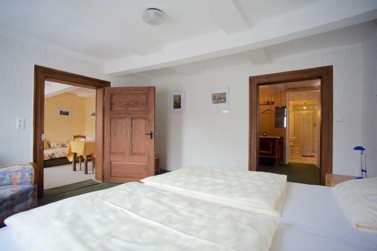 Pension Altes Pfarrhaus Helmarshausen Exterior foto