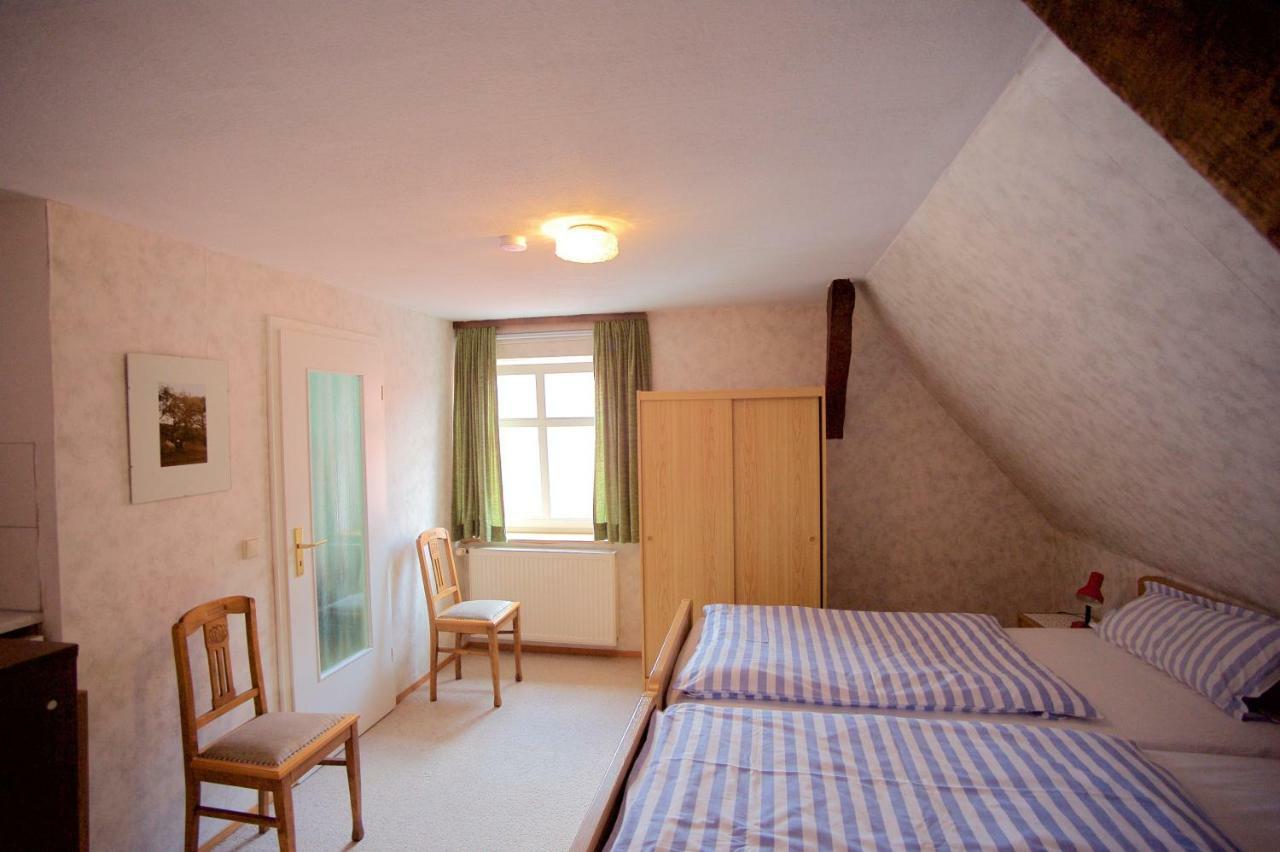 Pension Altes Pfarrhaus Helmarshausen Exterior foto