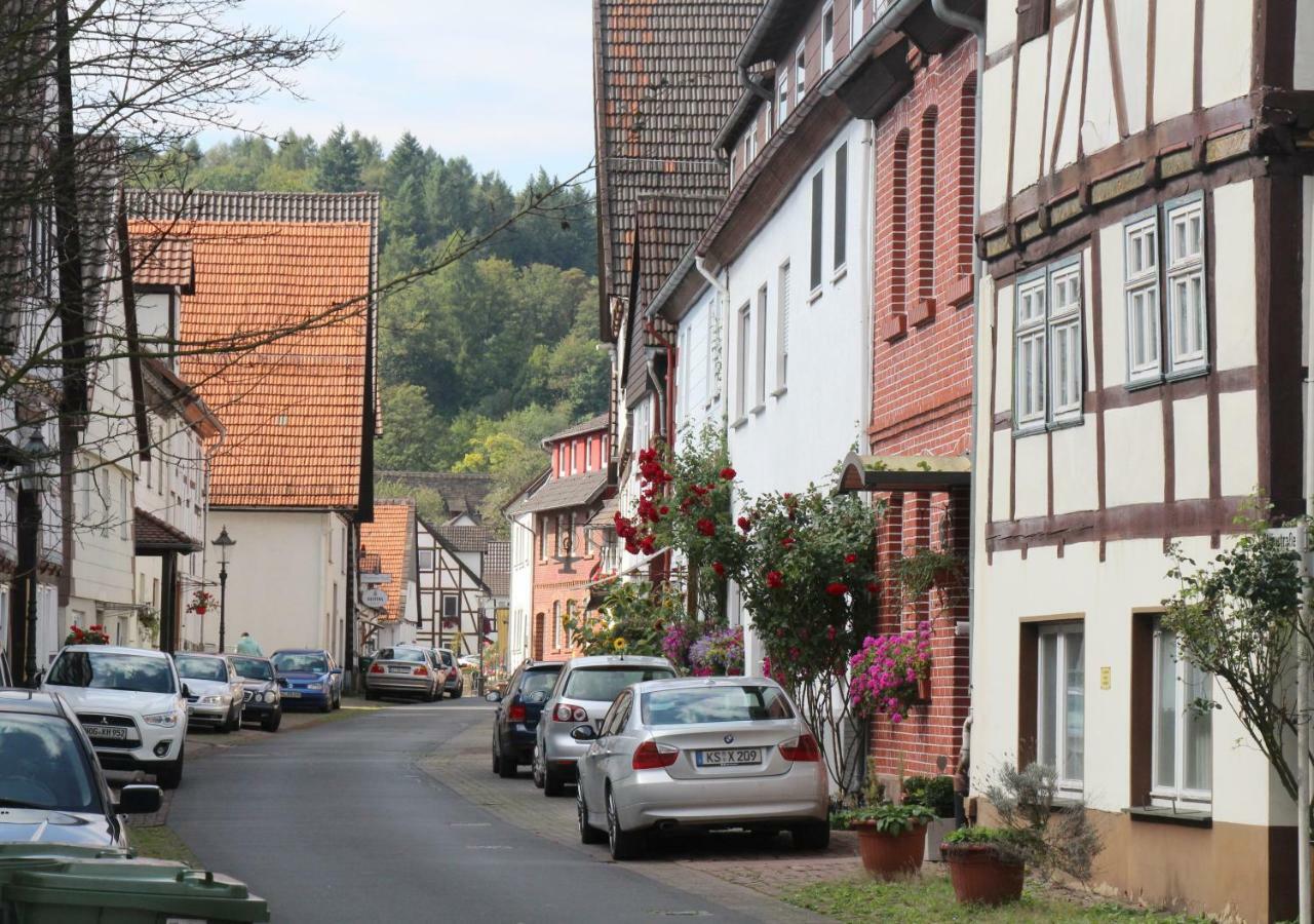 Pension Altes Pfarrhaus Helmarshausen Exterior foto